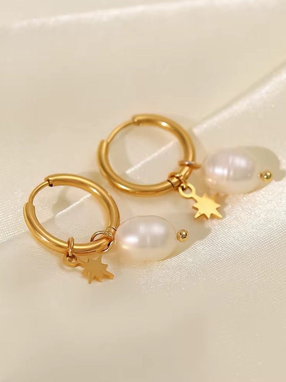 18K Gold Plated Freshwater Pearl Star Charm Hoop Earrings - Picture 4 of 9